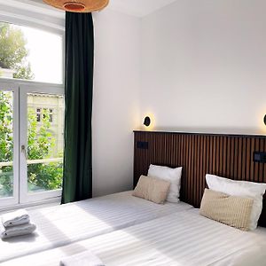 Habitación Pequeña con 2 Camas Individuales