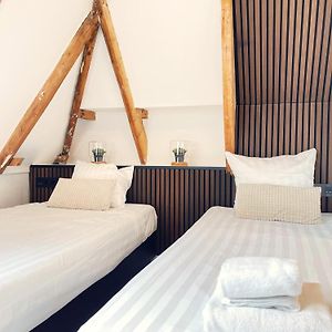 Habitación con 2 Camas Individuales en Ático